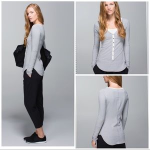 lululemon Awsoma henley long sleege Tee 8 Lulu